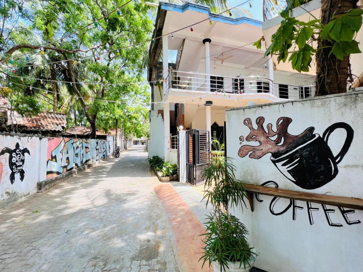 Sea Rock Beach Hotel Arugam Bay Exterior photo
