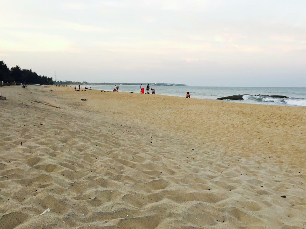 Sea Rock Beach Hotel Arugam Bay Exterior photo